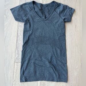 lululemon athletica Charcoal Short Sleeve Tee Size 2